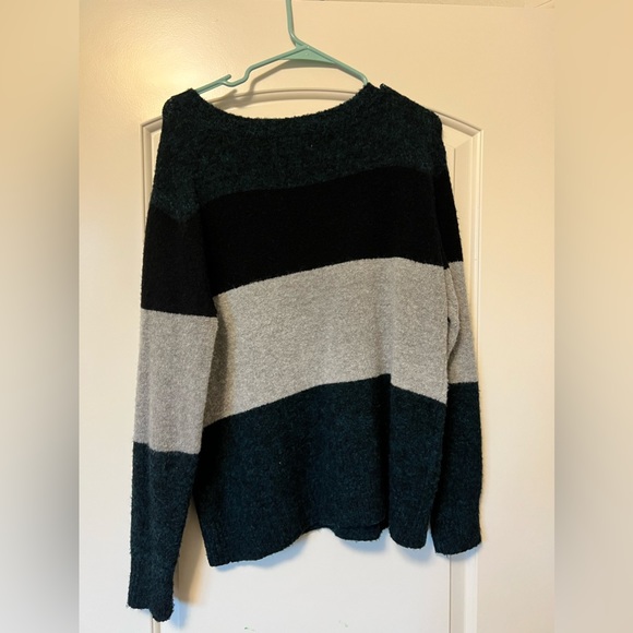 American Eagle Sweater - Picture 2 of 3